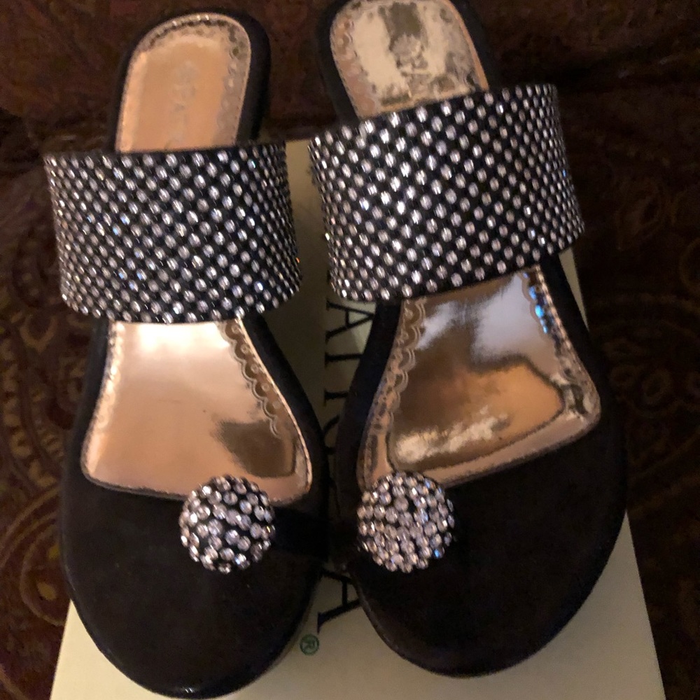 Wedge Toe Loop Heels Black& Sparkly Silver